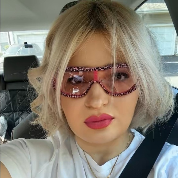 Your Posher, Khatia S - Picture 2 of 2